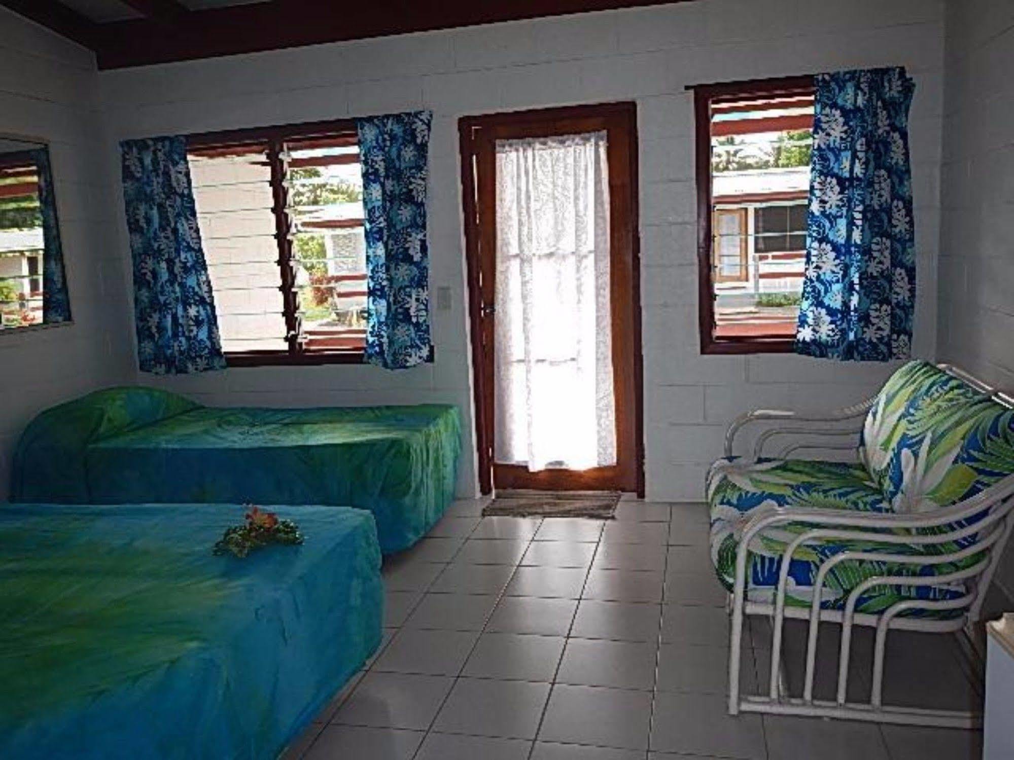 Reef Motel - Aitutaki Arutanga Exteriör bild