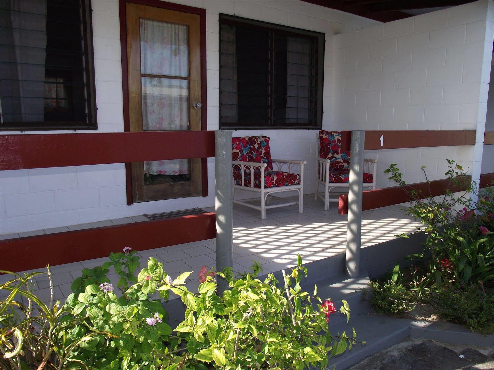 Reef Motel - Aitutaki Arutanga Exteriör bild