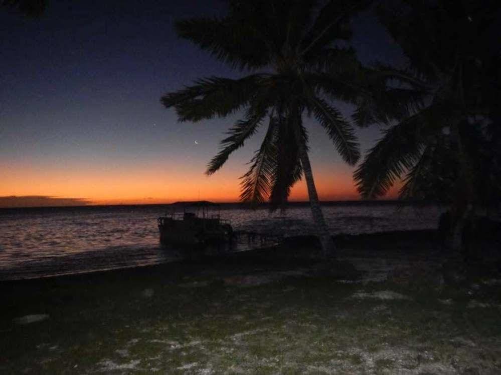 Reef Motel - Aitutaki Arutanga Exteriör bild