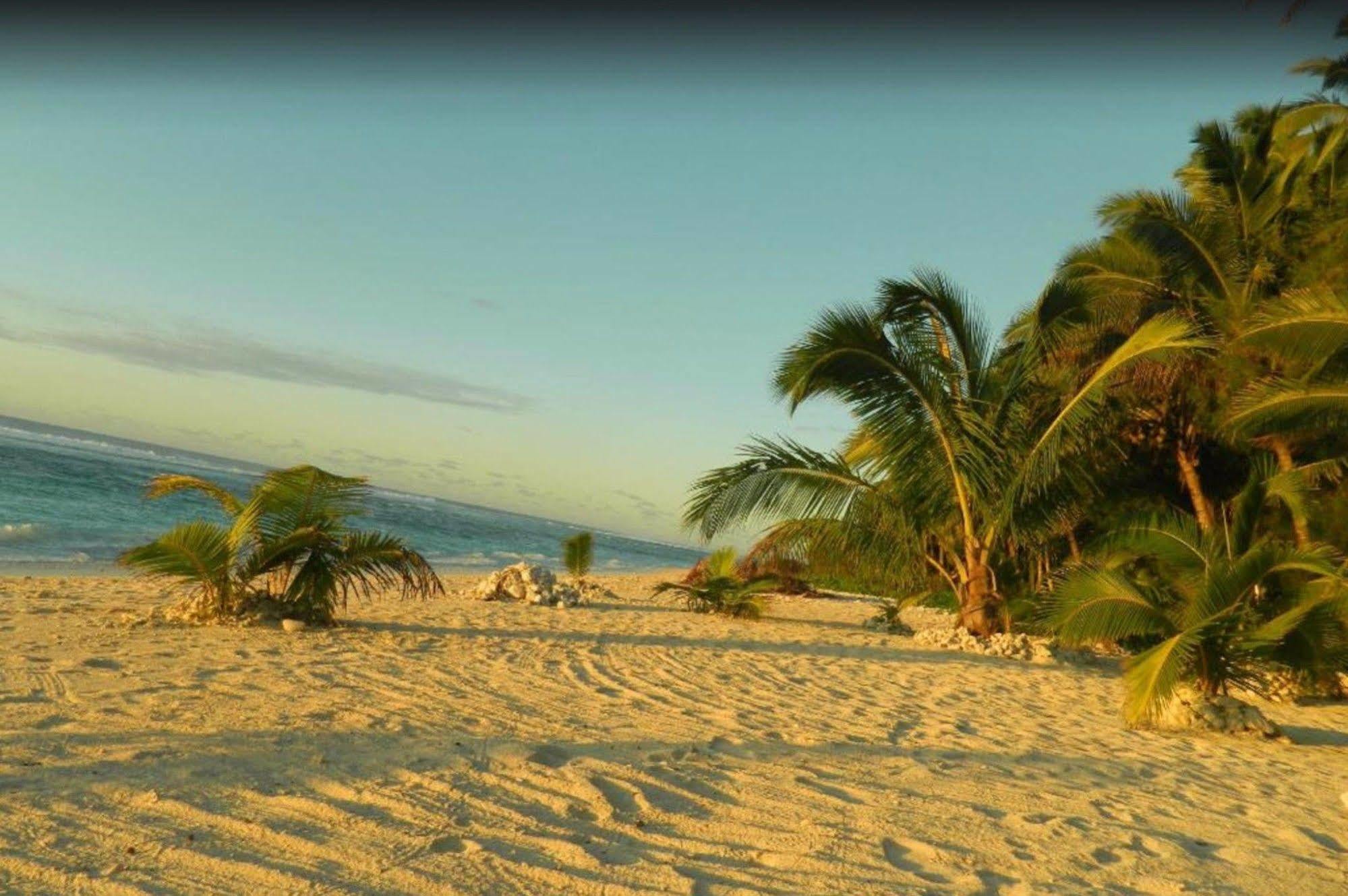 Reef Motel - Aitutaki Arutanga Exteriör bild